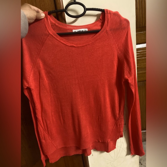 Zara Sweaters - Zara knit sweater top hi low